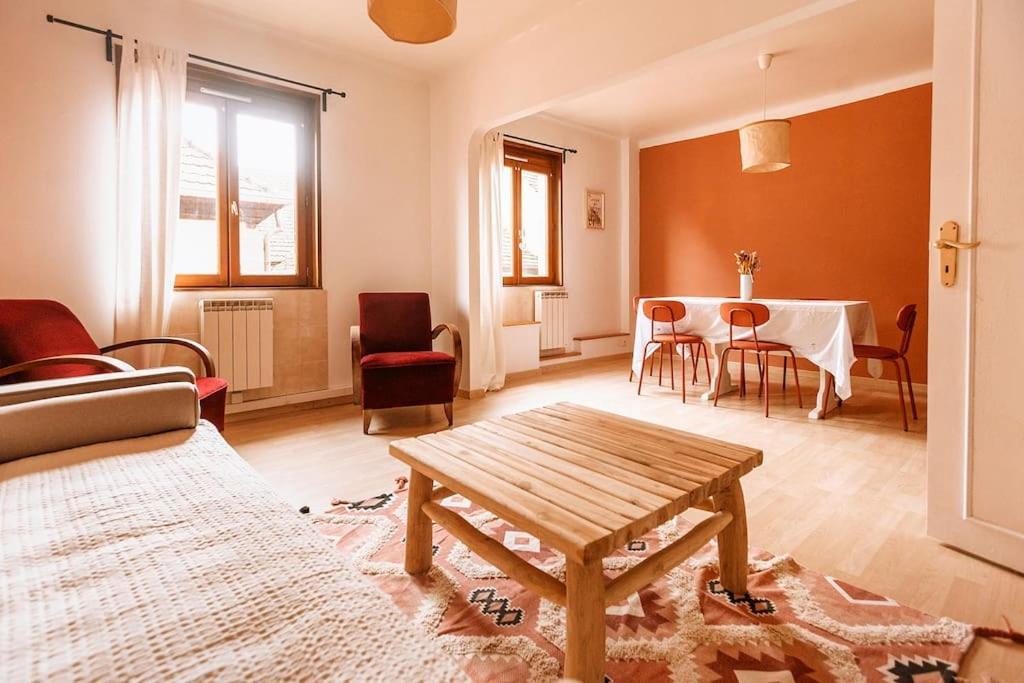 Logement Sur La Route Des Vins Gueberschwihr Exterior foto